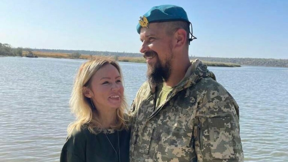 Sandra Andersen Eira og ukrainske Aleksandr skal snart gifte seg ved fronten i Øst-Ukraina. Sandra Andersen Eira og ukrainske Aleksandr skal snart gifte seg ved fronten i Øst-Ukraina.