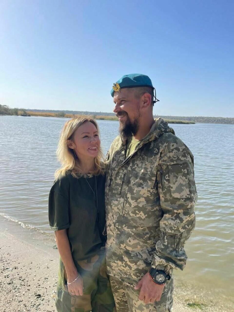– Han visste allerede første dagen at vi skulle gifte oss. Det visste ikke jeg. Sandra Andersen Eira og ukrainske Aleksandr skal snart gifte seg ved fronten i Øst-Ukraina.