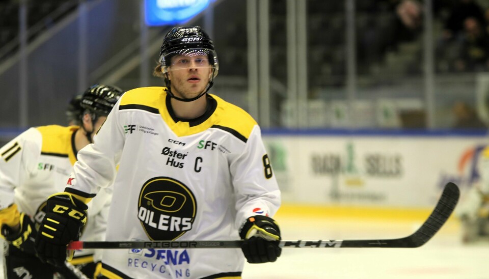 Mathias Trettenes og Stavanger Oilers møter Lørenskog. Stavanger Oilers-Lillehammer