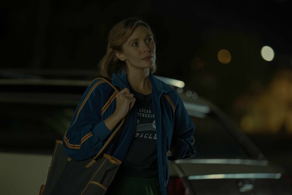 Elisabeth Olsen har hovedrollen som Candy Montgomery, den amerikanske husmoren involvert i drapet på en venninne i 1980. Elisabeth Olsen har hovedrollen som Candy Montgomery, den amerikanske husmoren involvert i drapet på en venninne i 1980.