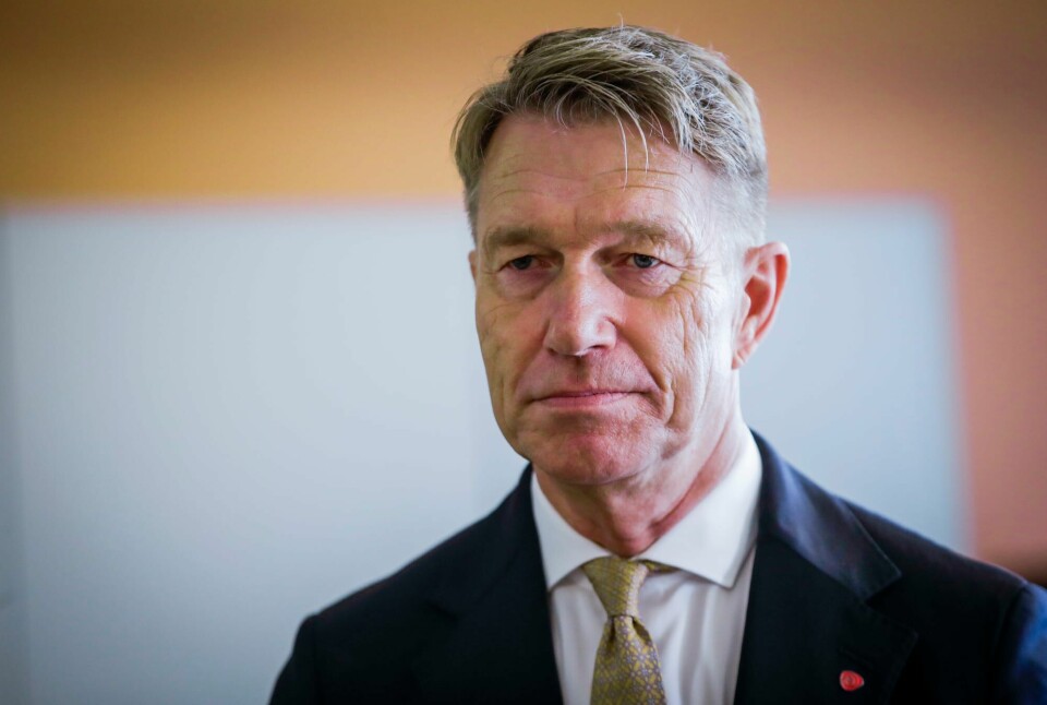 Terje Aasland og regjeringen holder på med en grundig gjennomgang av EUs fjerde energipakke. Terje Aasland og regjeringen holder på med en grundig gjennomgang av EUs fjerde energipakke.