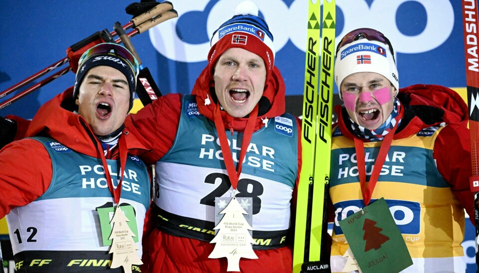 Seierspall med høye odds. Fra venstre toer Michal Novak fra Tsjjekkia, vinneren Jan Thomas Jenssen og treer Harald Østberg Amundsen. Seierspall med høye odds. Fra venstre toer Michal Novak fra Tsjjekkia, vinneren Jan Thomas Jenssen og treer Harald Østberg Amundsen.