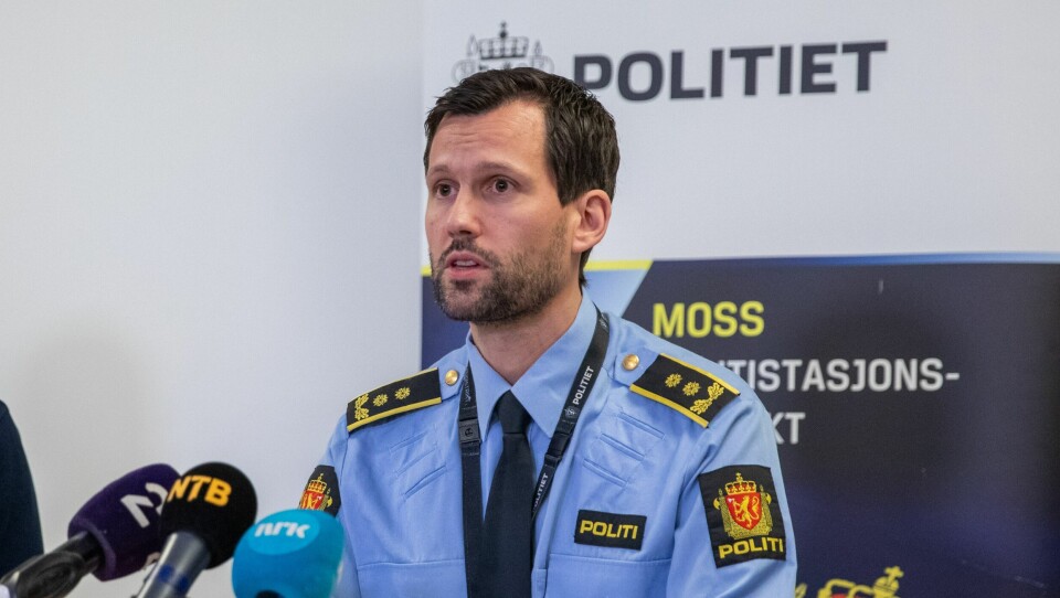 Påtaleansvarlig Christian Finnanger sier politiet hele tiden gjør tiltak for å forebygge eventuelle hevnaksjoner blant kriminelle nettverk. Christian Finnanger, politiadvokat i Øst politidistrikt og påtaleansvarlig i saken, under onsdagens pressekonferanse om skytingen i Moss.