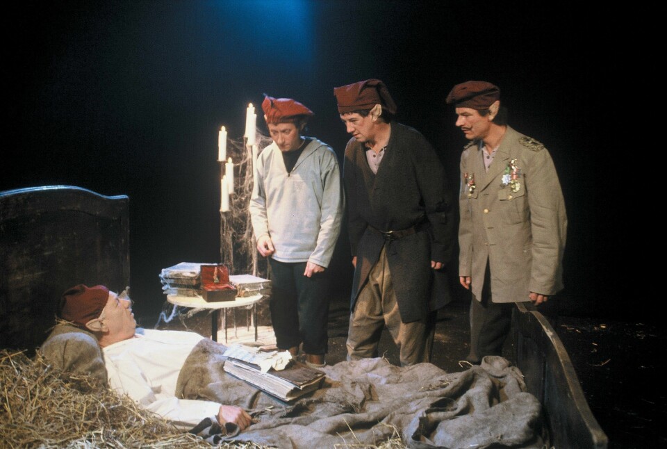 «The Julekalender» hadde 430.000 seere da den gikk på TV 2 første gang i 1994. Serien med Ivar Gafseth, Tore Johansen og Erling Mylius i gruppa Travelin' Strawberries inkluderte også Arve Opsahl i en gjesteopptreden. «The Julekalender» hadde 430.000 seere da den gikk på TV 2 første gang i 1994. Serien med Ivar Gafseth, Tore Johansen og Erling Mylius i gruppa Travelin' Strawberries inkluderte også Arve Opsahl i en gjesteopptreden.