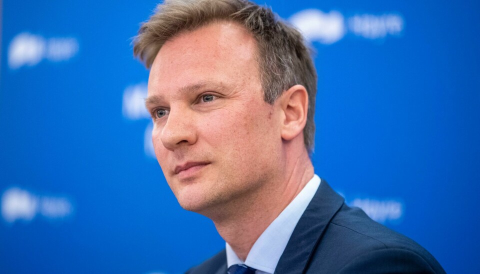 Bård Ludvig Thorheim viser til miljøhensyn og hensynet til fiskerinæringen når han forklarer Høyres skepsis til regjeringens havbunnsplaner. Bård Ludvig Thorheim viser til miljøhensyn og hensynet til fiskerinæringen når han forklarer Høyres skepsis til regjeringens havbunnsplaner. Foto: Annika Byrde / NTB