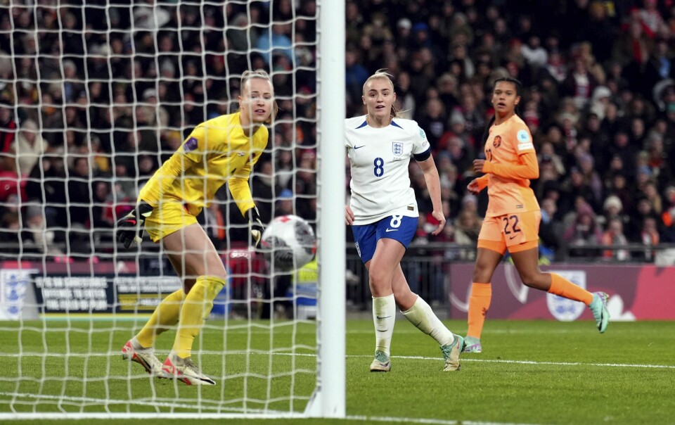 Georgia Stanway scorer for England i nasjonsligakampen mot Nederland på Wembley. Storbritannias OL-håp kan være avhengig av en engelsk storseier over Skottland på Hampden Park tirsdag, til beste for spillere på begge lag. Georgia Stanway scorer for England i nasjonsligakampen mot Nederland på Wembley. Storbritannias OL-håp kan være avhengig av en engelsk storseier over Skottland på Hampden Park tirsdag, til beste for spillere på begge lag. Foto: John Walton, PA via AP / NTB