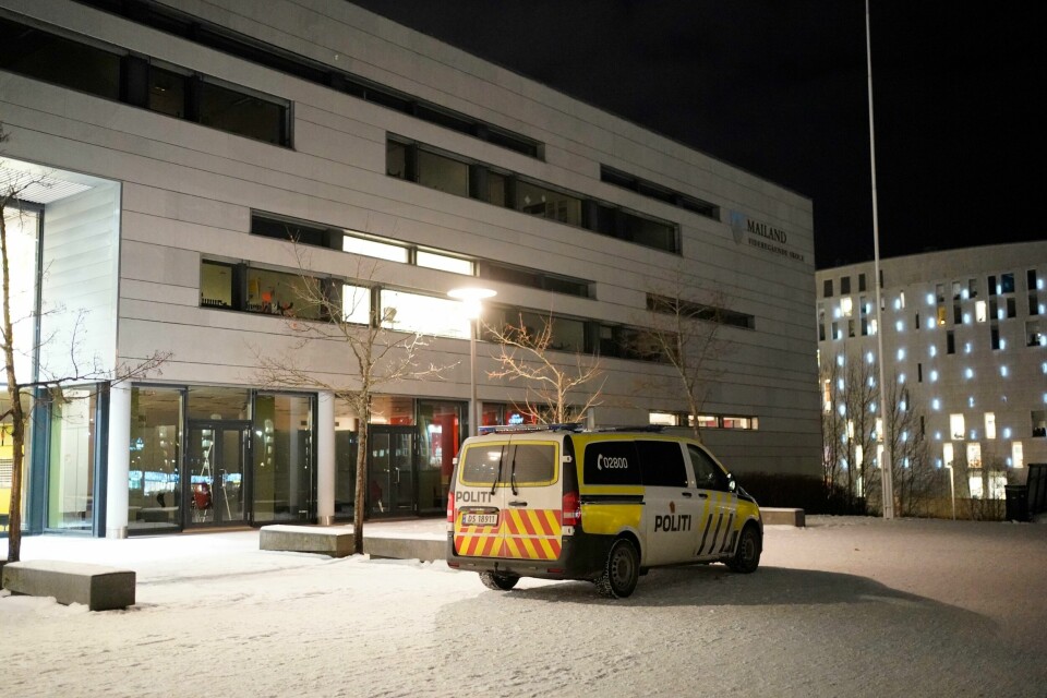 To personer skal ha blitt påført skader med kniv under et masseslagsmål på Mailand videregående skole i Lørenskog torsdag ettermiddag To personer skal ha blitt påført skader med kniv under et masseslagsmål på Mailand videregående skole i Lørenskog torsdag ettermiddag. Foto: Terje Pedersen / NTB