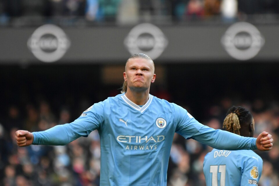 Viaplay har ingen planer om å selge fra seg rettighetene til engelske Premier League, eller dele dem med konkurrentene, var Viaplays beskjed til Dagsavisen i sommer. Selskapet har strømme- og TV-rettighetene i blant annet Norge fram til 2028. Erling Braut Haaland er en rekordmann. Foto: Rui Vieira / AP / NTB