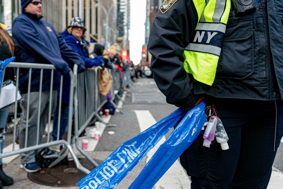 I morgentimene søndag rykket politiet ut til en overtent bolig i nabolaget Far Rockaway. I morgentimene søndag rykket politiet ut til en overtent bolig i nabolaget Far Rockaway.
