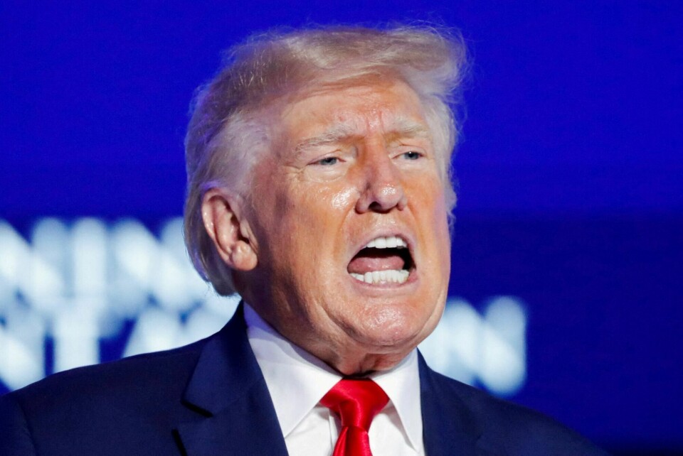 Ekspresident Donald Trump har igjen blikket vendt mot Det hvite hus i USA. Han kjemper mot sittende president Joe Biden i presidentracet før 2024-valget. FILE PHOTO: Former U.S. President Donald Trump speaks during the Turning Point USA's (TPUSA) Student Action Summit (SAS) in Tampa, Florida, U.S. July 23, 2022. REUTERS/Marco Bello/File Photo