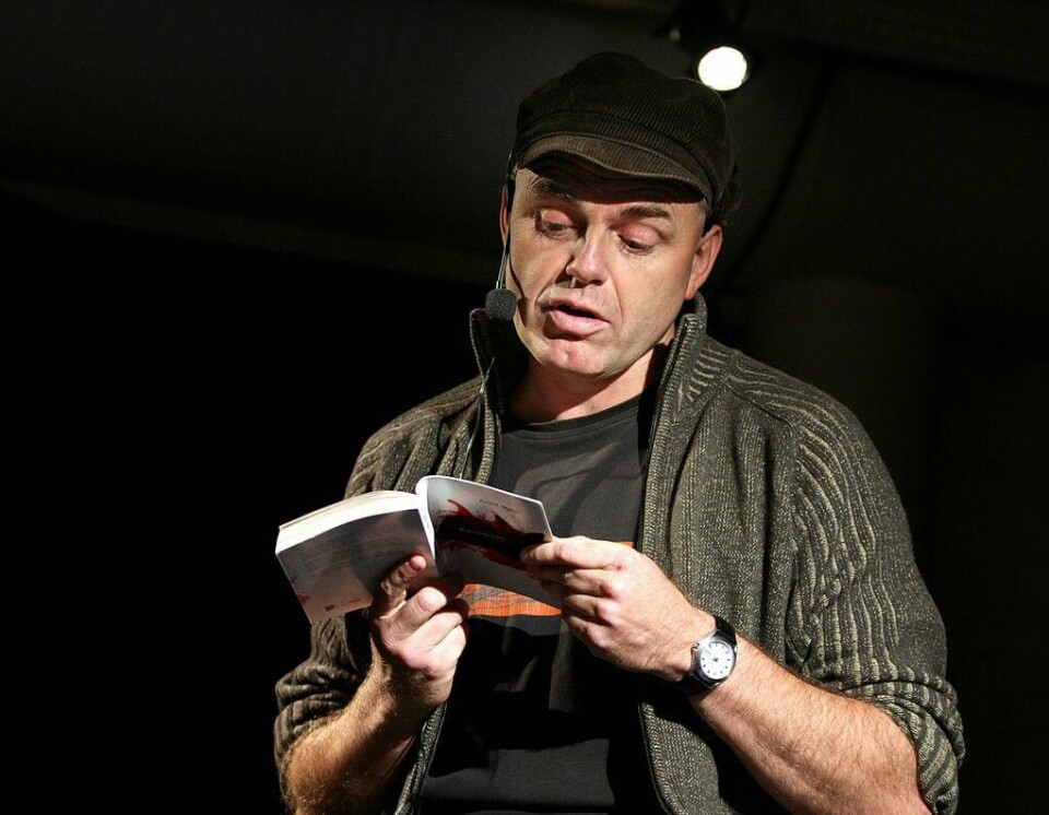 Arild Rein var første forfatter ut i 'Hele byen leser' i kulturhovedstadsåret 2008. Fylkeskommunen overtok prosjektet i 2010. leder