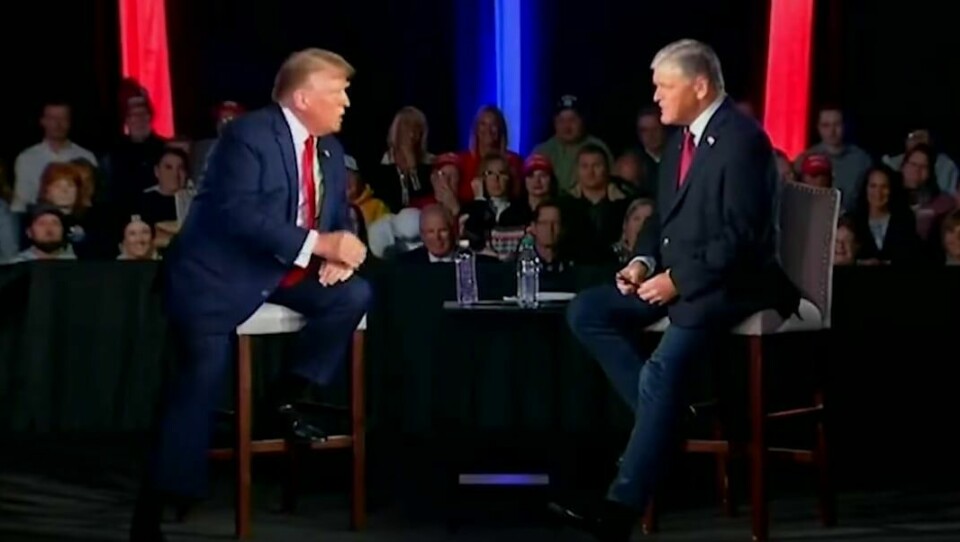 Donald Trump og Sean Hannity under arrangementet i Iowa. Donald Trump og Sean Hannity under arrangementet i Iowa.