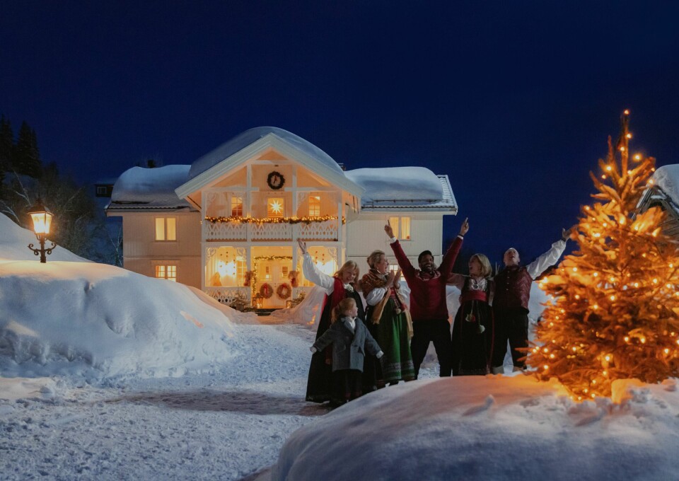 Det blir ny norsk julestemning på Netflix i filmen «Så var det jul igjen», der Thea (Ida Ursin-Holm kommer hjem til julefeiring med kjæresten Jashan (Kanan Gill). På Netflix fra 6. desember. Det blir ny norsk julestemning på Netflix i filmen «Så var det jul igjen», der Thea (Ida Ursin-Holm kommer hjem til julefeiring med kjæresten Jashan (Kanan Gill). På Netflix fra 6. desember.