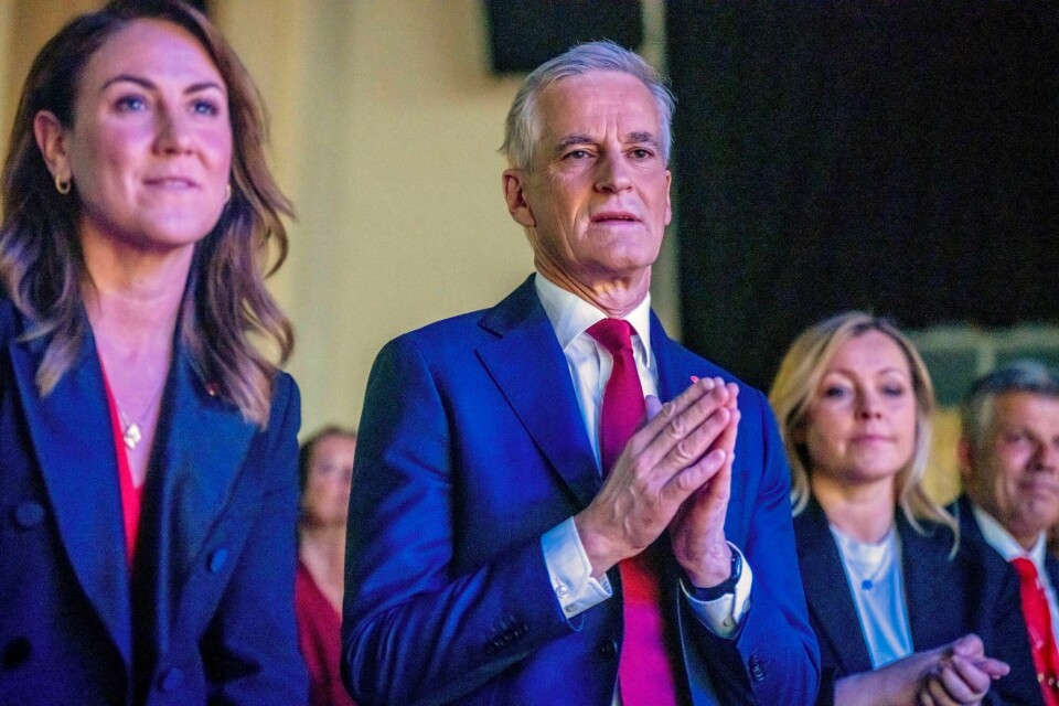 Statsråd Tonje Brenna og statsminister Jonas Gahr Støre på Aps landsmøte i vår. SIFO-forsker tror at sosialpolitikken kan være en av grunnene til at Ap tapte valget i høst. Tonje Brenna