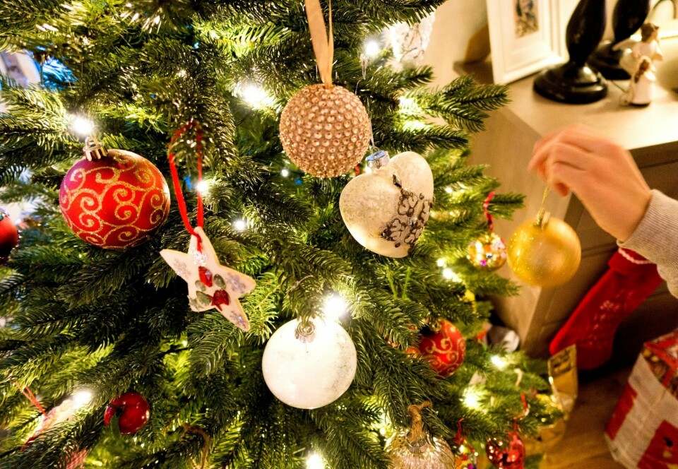 Når pynter du juletreet ditt? Illustrasjonsfoto. Illustrasjonsfoto.