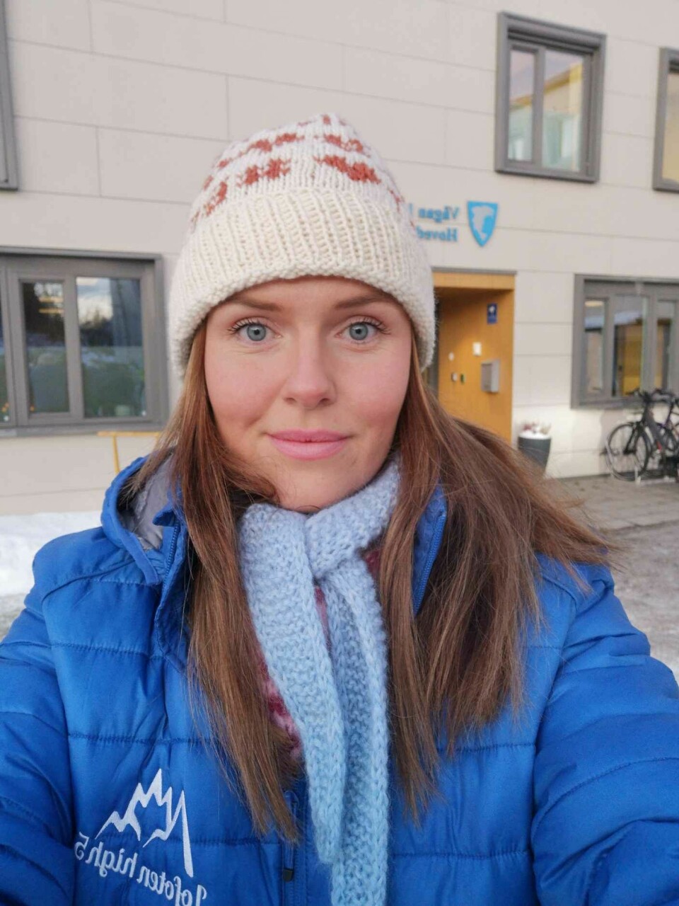 Thora-Randi Unstad-Rolandsen på tirsdagens markering mot sykehusnedleggelse i Lofoten. Thora-Randi Unstad-Rolandsen på tirsdagens markering mot sykehusnedleggelse i Lofoten.