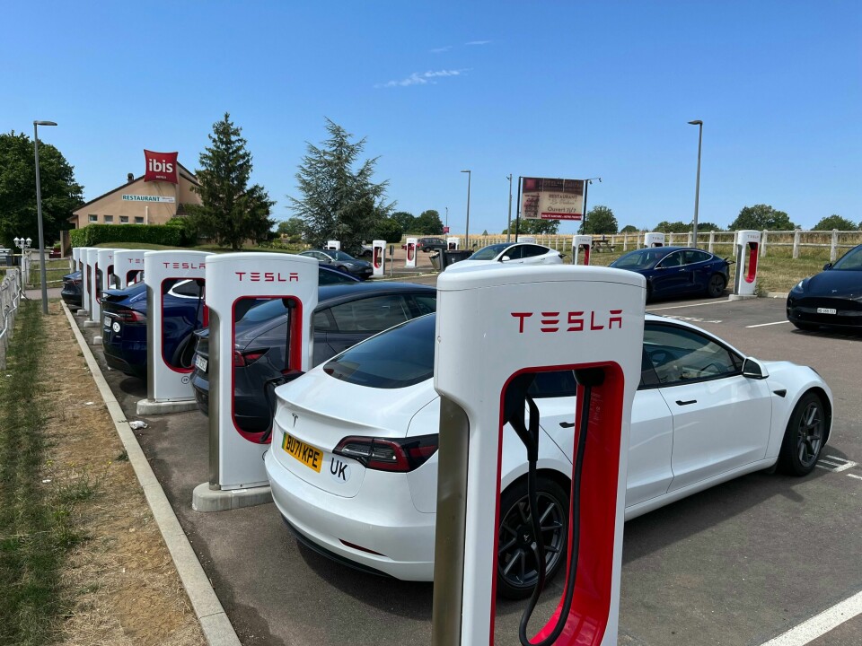 Sjefen for Tesla Norge sier deres ansatte i Norge står fritt til å fagorganisere seg hvis de ønsker det. Foto: Morten Abrahamsen / NTB TAR AV: I mange europeiske land har salget av elbiler begynt å ta av, og det er særlig Tesla som går bra. Foto: Morten Abrahamsen / NTB