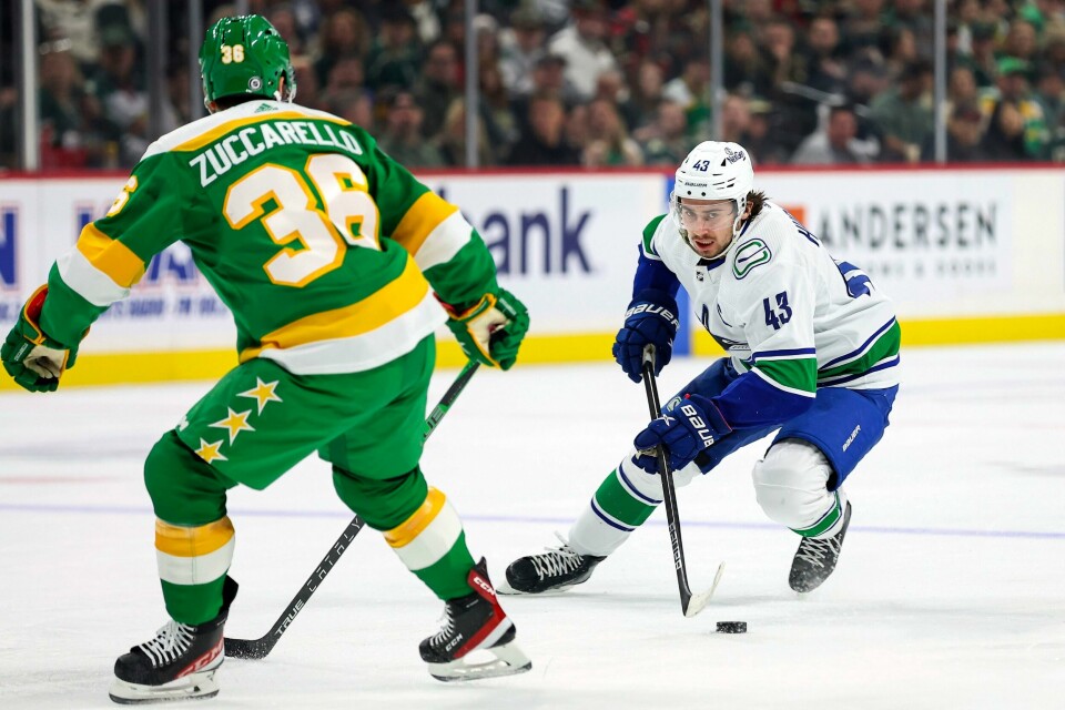 Mats Zuccarello mot Vancouver Canucks. Mats Zuccarello mot Vancouver Canucks. Foto: Matt Krohn / AP Photo / NTB.