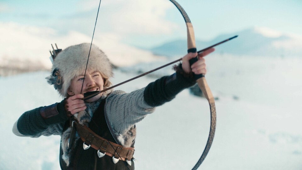 Nyversjonen av «Tre nøtter til Askepott» fra 2021 ble en kjempesuksess med over 500.000 besøkende på kino, men filmen med Astrid Smeplass er foreløpig ikke en juleklassiker sammenlignet med originalversjonen. Midt i blinken for «Tre nøtter til Askepott»: Filmen har nå passert et kinobesøk på 500.000, og entrer listen over de ti mest sette norske filmene i nyere tid. Foto: Storm Films