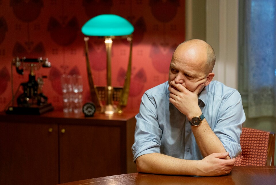 Hadde han kunnet gå tilbake i tid og gjøre jobben på nytt, ville finansminister Trygve Slagsvold Vedum (Sp) ha etablert en strømstøtte lik dagens ordning allerede i 2021. – Vi trodde det bare ville bli en kortvarig svingning, sier han Hadde han kunnet gå tilbake i tid og gjøre jobben på nytt, ville finansminister Trygve Slagsvold Vedum (Sp) ha etablert en strømstøtte lik dagens ordning allerede i 2021. – Vi trodde det bare ville bli en kortvarig svingning, sier han. Foto: Fredrik Varfjell / NTB