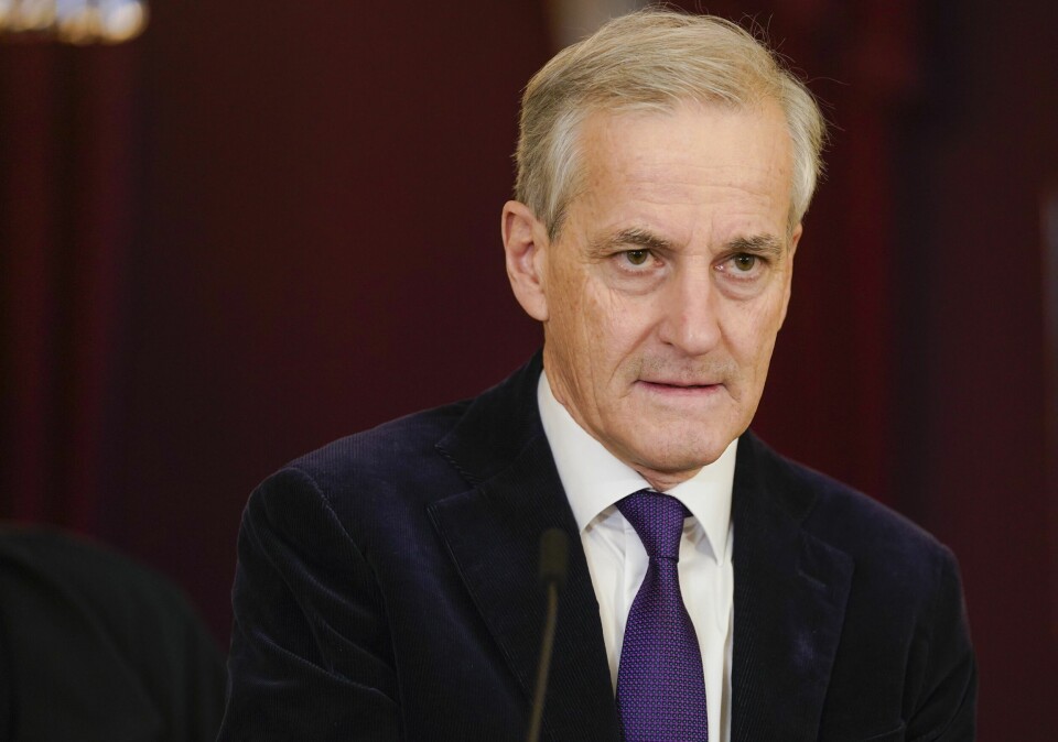 Statsminister Jonas Gahr Støre (Ap) mener abortlovutvalget argumenterer godt for å se på en fornyet abortlov, som er mer tilgjengelig enn dagens lovverk fra slutten av 70-tallet. Statsminister Jonas Gahr Støre (Ap) ble tidligere i høst lurt trill rundt av en russisk komikerduo. Han er i godt selskap siden komikerne også har lurt George Bush, Emmanuel Macron, prins Harry og Bernie Sanders, for å nevne noen. Foto: Lise Åserud / NTB