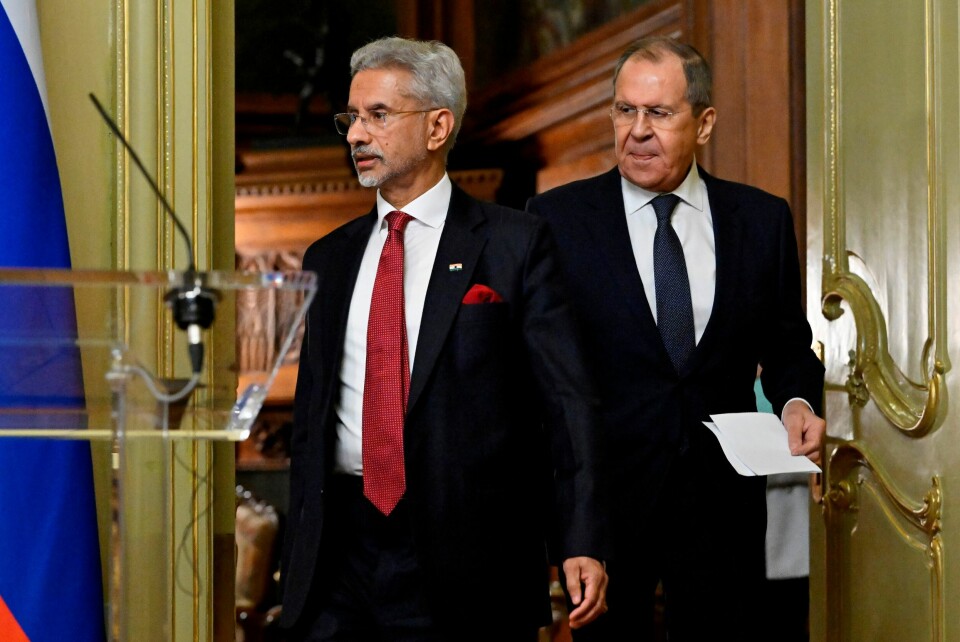 Russlands utenriksminister Sergej Lavrov (t.h.) og Indias utenriksminister Subrahmanyam Jaishankar på vei til en felles pressekonferanse i Moskva onsdag. Foto: Alexander Nemenov / AP / NTB Den russiske utanriksministeren Sergej Lavrov (t.h.) og utanriksminister Subrahmanyam Jaishankar i India på veg til ein felles pressekonferanse i Moskva onsdag. Foto: Alexander Nemenov / AP / NTB