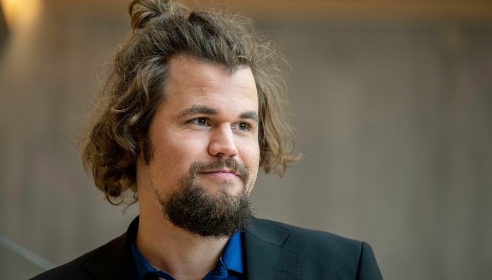 Tittelforsvarer Magnus Carlsen slo kraftig tilbake etter et sløvt åpningsparti og kjemper i teten i VM i hurtigsjakk i Usbekistan etter første dag. Magnus Carlsen vant fredag lynsjakkturneringen Speed Chess Championship. Arkivfoto: Carina Johansen / NTB