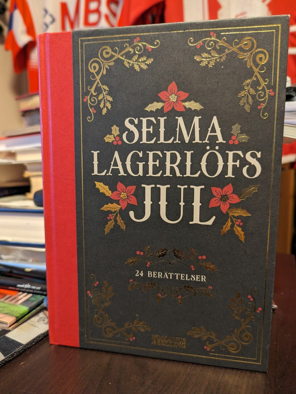 «Selma Lagerlöfs jul» er en samling med 24 julehistorier, en for hver dag til og med julaften i desember. «Selma Lagerlöfs jul» er en samling med 24 julehistorier, en for hver dag til og med julaften i desember.