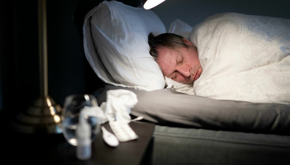 Illustrasjonsfoto. Å ha ein infeksjon i kroppen kan både medføre at ein slit med å sove og at ein søv mykje meir enn ein vanlegvis gjer. Men no viser forsking at å sove for lite eller for mykje også kan gjere at ein har større fare for å bli sjuk. Illustrasjonsfoto: Gorm Kallestad / NTB/ NPK