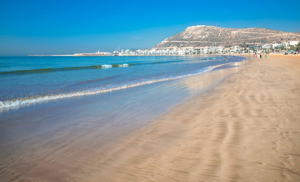 Flere personer ble knivstukket på en strand i Agadir i Marokko torsdag. Bildet er et illustrasjonsfoto. Flere personer ble knivstukket på en strand i Agadir i Marokko torsdag. Bildet er et illustrasjonsfoto.