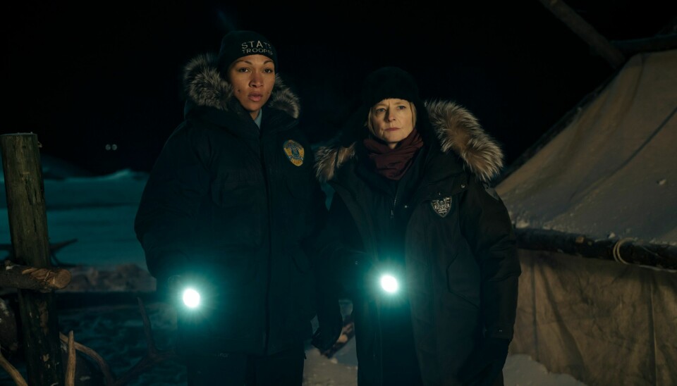 Detektivene Evangelinge Navarro (Kali Reis) og Liz Danvers (Jodie Foster) får en forsvinningssak i hendene i det isolerte, mørke og kalde Alaska-samfunnet Ennis i den nye sesongen av «True Detectives» Detektivene Evangelinge Navarro (Kali Reis) og Liz Danvers (Jodie Foster) får en forsvinningssak i hendene i det isolerte, mørke og kalde Alaska-samfunnet Ennis i den nye sesongen av «True Detectives»