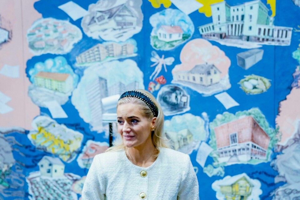 Justis- og beredskapsminister Emilie Enger Mehl (Sp) må fortsatt svare på mange ubesvarte spørsmål om NSM-skandalen, skriver Dagsavisen. Justis- og beredskapsminister Emilie Enger Mehl (Sp) må fortsatt svare på mange ubesvarte spørsmål om NSM-skandalen, skriver Dagsavisen.