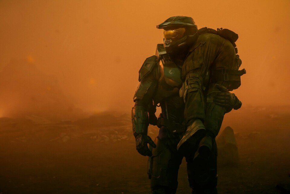Han er supersoldat med menneskelige følelser, Master Chief i science fiction-serien «Halo». Pablo Schrieber spiller en av hovedrollene i den mørke, actionfylte serien basert på det svært populære spillet ved samme navn fra 2000-talllet. Han er supersoldat med menneskelige følelser, Master Chief i science fiction-serien «Halo». Pablo Schrieber spiller en av hovedrollene i den mørke, actionfylte serien basert på det svært populære spillet ved samme navn fra 2000-talllet.