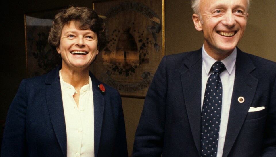 Virkelighetens Gro Harlem Brundtland og Kåre Willoch under valgkampen i 1981. Virkelighetens Gro Harlem Brundtland og Kåre Willoch under valgkampen i 1981.