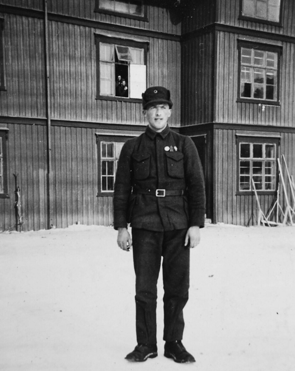 Kalland Hemmingsen, ung soldat i krig for Norge. Kalland Hemmingsen, ung soldat i krig for Norge.