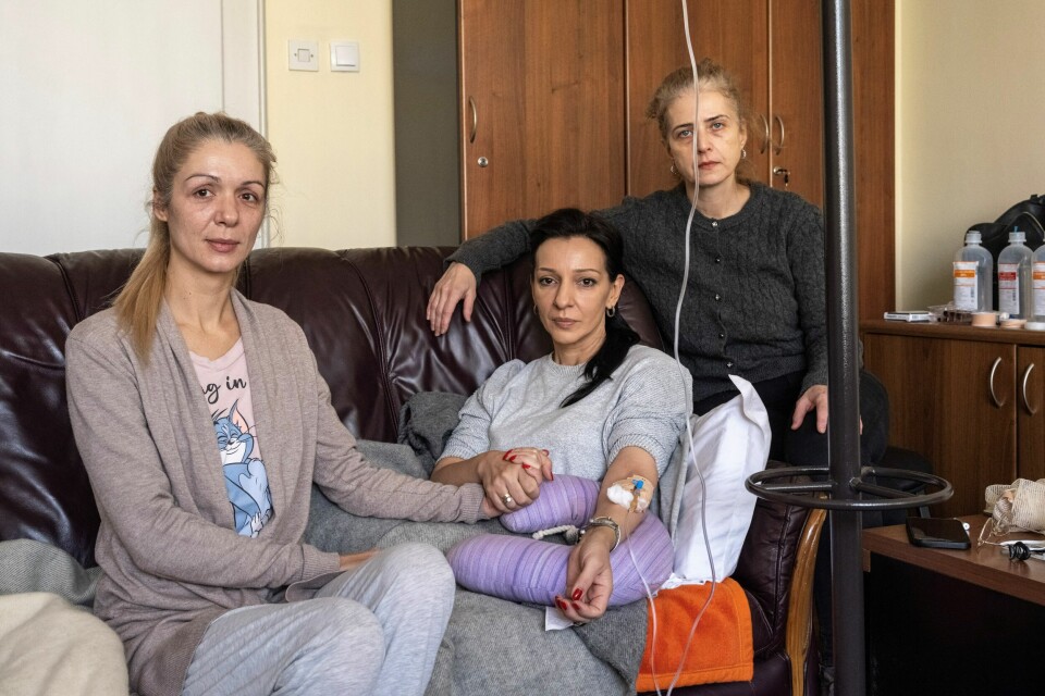 Opposisjonspolitikerene Jelena Milosevic, Marinika Tepic og Danijela Grujic fra Serbia Mot Vold (SPN) sultestreiker som en protest mot valgresultatene i Serbia. Opposisjonspolitikerene Jelena Milosevic, Marinika Tepic og Danijela Grujic fra Serbia Mot Vold (SPN) sultestreiker som en protest mot valgresultatene i Serbia.