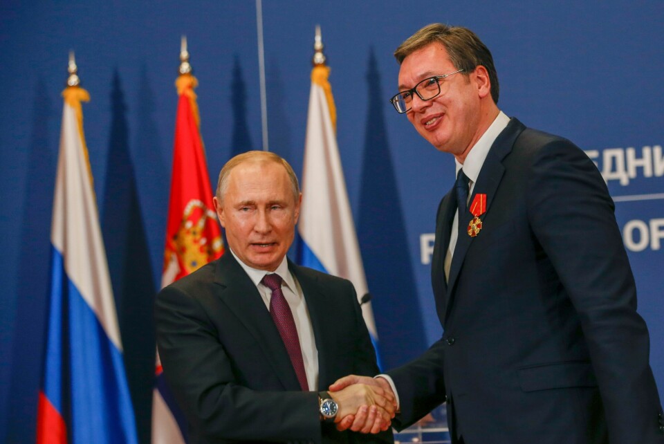 Vucic har fått mye kritikk for å vise støtte til Russland, selv etter invasjonen av Ukraina. Russland og Serbia har et tett forhold. Vucic har fått mye kritikk for å vise støtte til Russland, selv etter invasjonen av Ukraina. Russland og Serbia har et tett forhold.