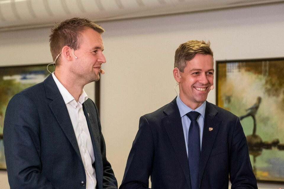 Nestleder Kjell Ingolf Ropstad og partileder Knut Arild Hareide under medlemsmøte i Vennesla Frikirke ikveld