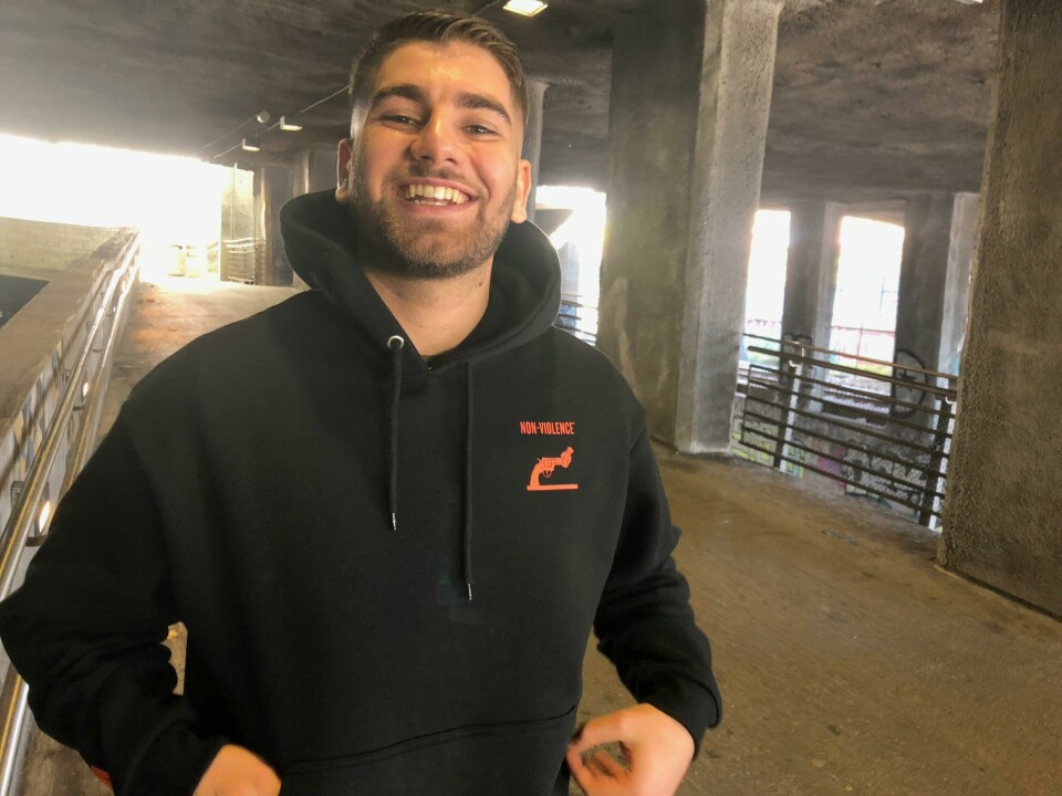 Bjølsengutten Shad Hussain (19) er rollemodell i Weekdays og Non Violence Foundations nye, internasjonale kampanje. Bjølsengutten Shad Hussain (19) er rollemodell i Weekdays og Non Violence Foundations nye, internasjonale kampanje.
