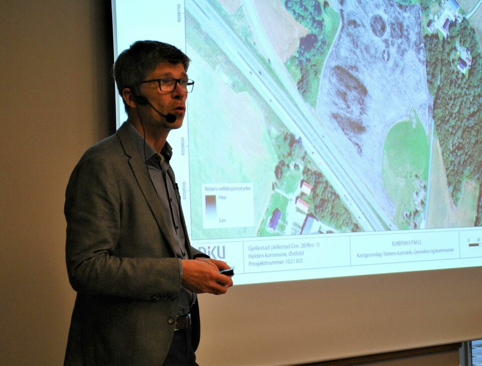 FORSKER: Avdelingsleder Knut Paasche ved Norsk institutt for kulturminneforskning (NIKU) forteller om vikingskipsfunnet. FORSKER: Avdelingsleder Knut Paasche ved Norsk institutt for kulturminneforskning (NIKU) forteller om vikingskipsfunnet.