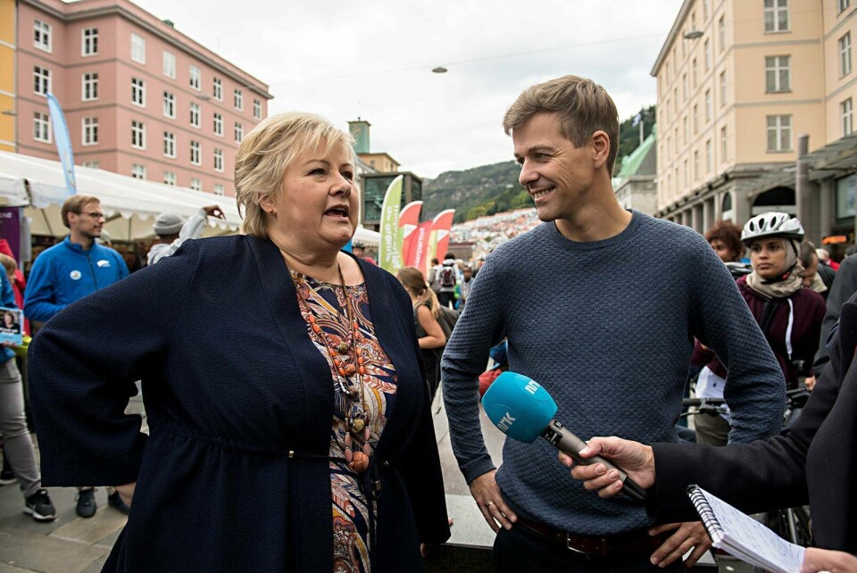 UTFALL: Statsminister Erna Solberg gir i et intervju med Dagens næringsliv onsdag full støtte til den ene siden i KrF som ikke støtter partileder Knut Arild Hareide. Hun framstår som en statsminister som klamrer seg til regjeringsmakten. FOTO: MARIT HOMMEDAL/NTB SCANPIX