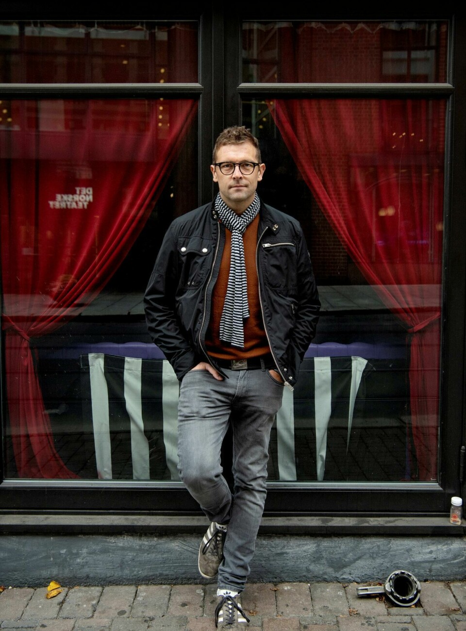Bobbie Peers er Norges eneste gullpalmevinner, og forfatteren av den populære barnebokserien om William Wenton, verdens beste kodeknekker. Bobbie Peers er Norges eneste gullpalmevinner, og forfatteren av den populære barnebokserien om William Wenton, verdens beste kodeknekker.