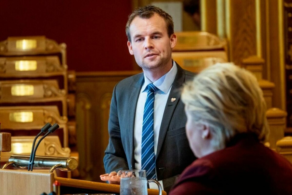 Andre nestleder Kjell Ingolf Ropstad i KrF her med statsminister Erna Solberg (H) under spørretimen på Stortinget.
