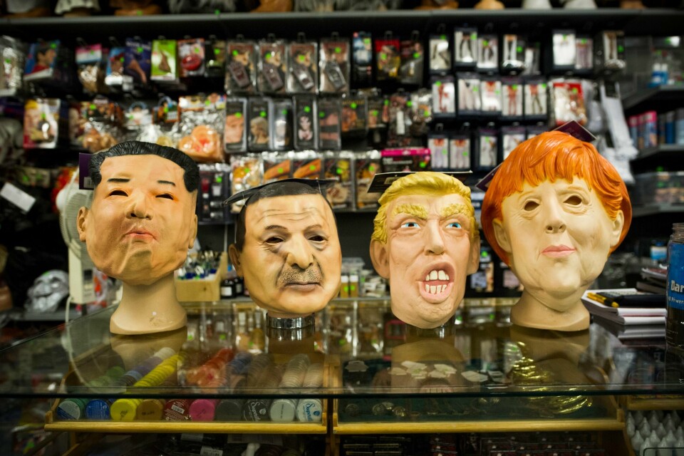 I flere år har hobby- og karnevalsbutikken Birkemo solgt masker med verdensledere avbildet. Først dette året har salget tatt av. Birkemo selger mest masker med skumle klovner og Donald Trump før årets Halloween.