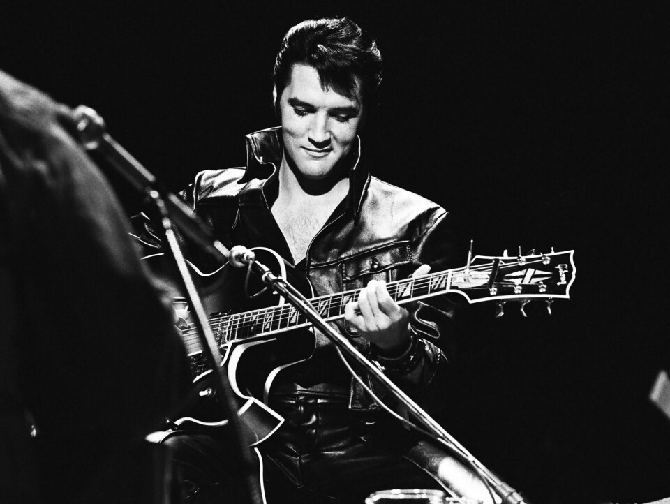 Elvis Presley i strålende svart/hvitt fra sitt såkalte comeback i 1968.FOTO: RCA/SONY MUSIC Elvis Presley i strålende svart/hvitt fra sitt såkalte comeback i 1968.FOTO: RCA/SONY MUSIC