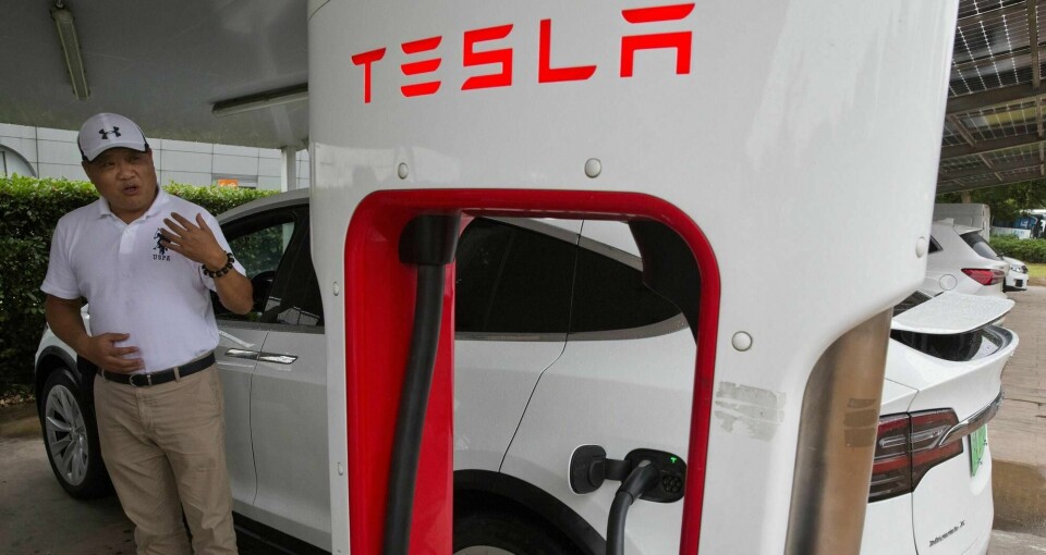 Shan Junhua kjøpte seg Tesla. Han lurer på hvorfor Tesla, som mange andre elbilprodusenter, sender informasjon om ham og de andre kinesiske kundene til kinesiske myndigheter.