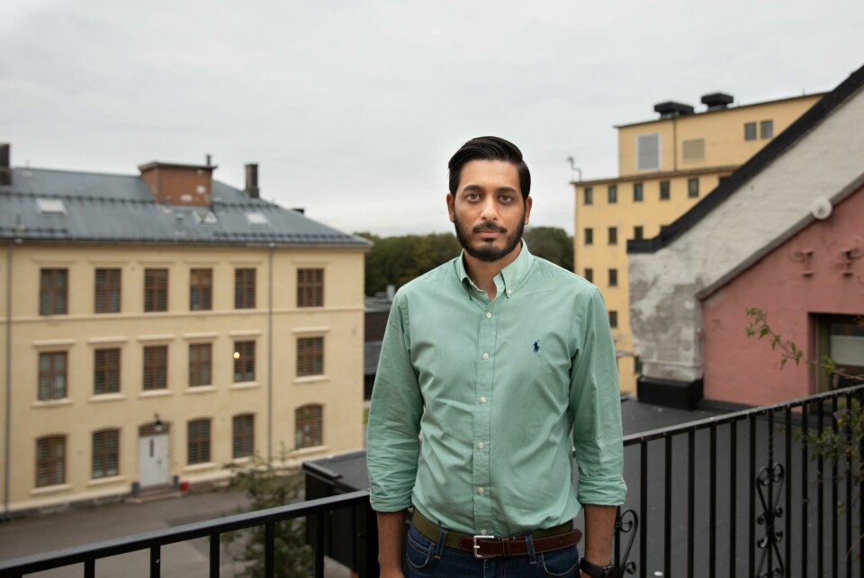 Fagforeningsleder Farukh Qureshi frykter at nye Oslo fengsel flyttes ut av sentrum. – Det mener vi det blir å flytte de innsatte lenger ut av samfunnet. De er uheldig. Dette er folk som skal bli naboen til noen en dag, sier Qureshi. Leder for Oslo fengselfunksjonærers forening, Farukh Qureshi. Oslo fengsel, september 2019.