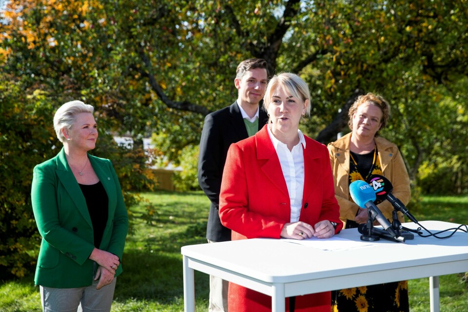 Det rødgrønne fylkesrådet i Viken vil oppløse det nye storfylket. F.v.: Anne Beathe Tvinnereim (Sp), Tonje Brenna (Ap), Kristoffer Robin Haug (MDG) og Camilla Sørensen Eidsvold (SV).
