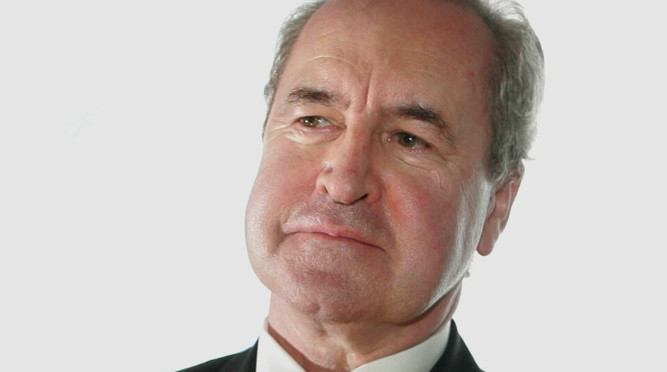 John Banville gledet seg i en drøy halvtime over det han trodde var selveste Nobelprisen – men som viste seg å være en tulleoppringning fra Stockholm. Nå gransker Svenska Akademien sine egne telefonlogger.