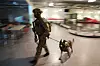 Her trener norske spesialstyrker på den nedlagte flyplassen i Rygge ...
